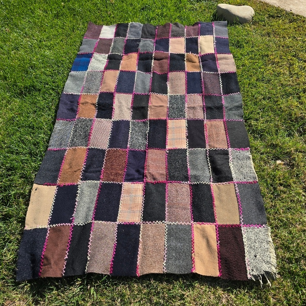 Unfinished proyect. Unique patchwork wool blanket . Primitive Handsew.